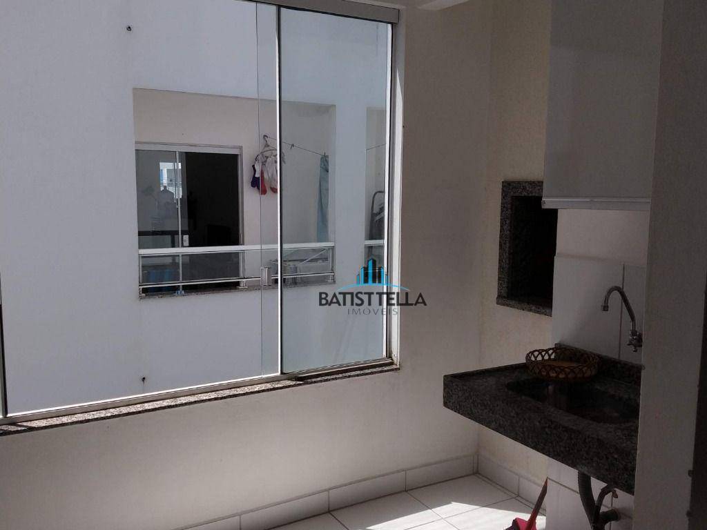 Apartamento à venda com 2 quartos, 67m² - Foto 9