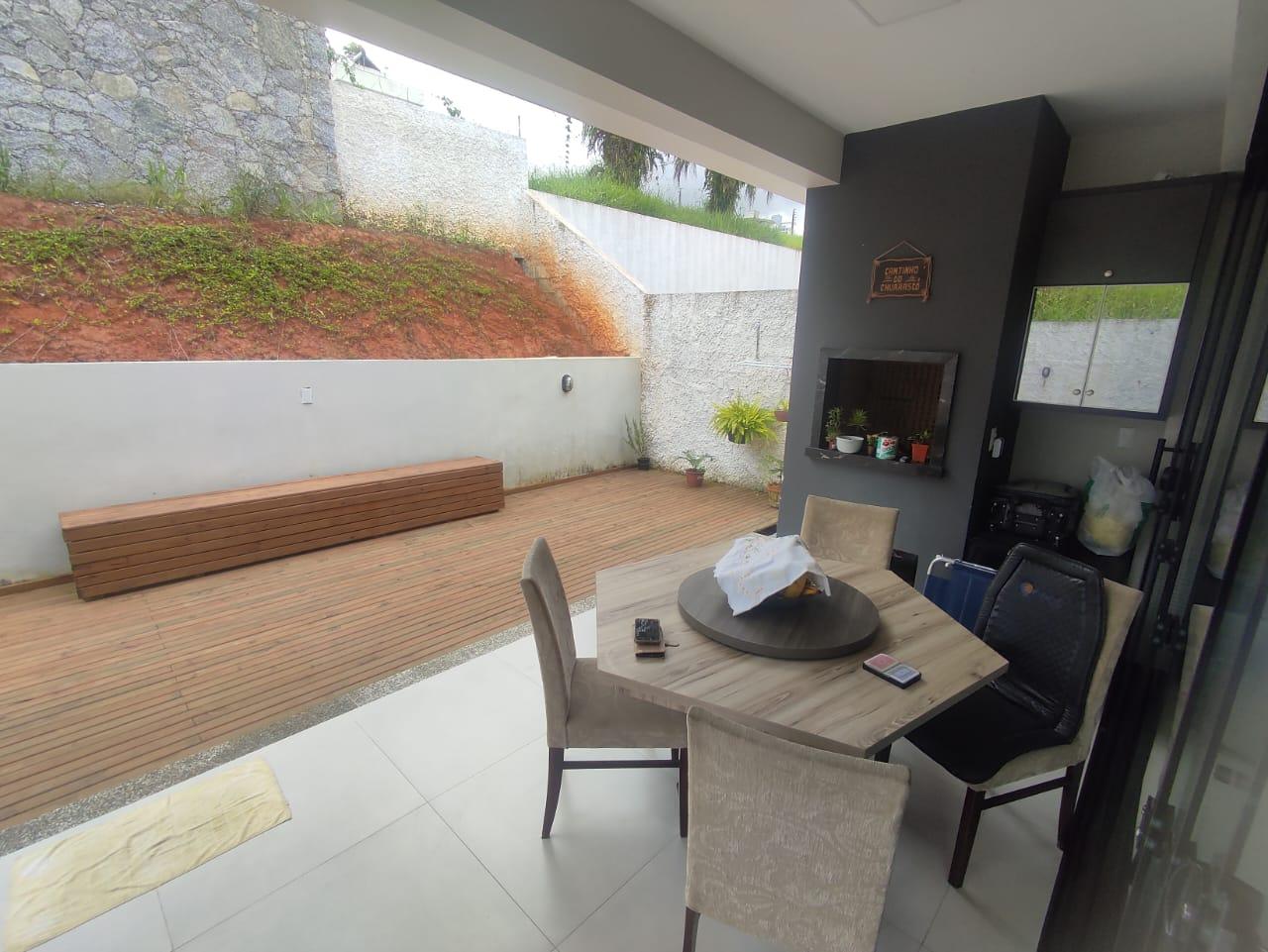 Casa à venda com 3 quartos, 360m² - Foto 8