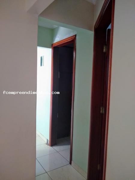 Casa à venda com 3 quartos, 220m² - Foto 11