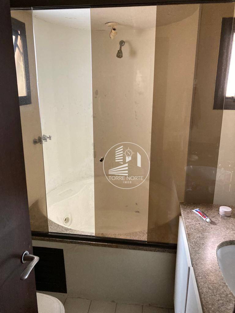 Apartamento à venda com 4 quartos, 194m² - Foto 19