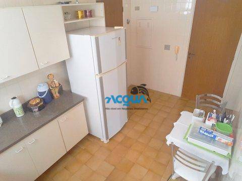 Apartamento à venda com 3 quartos, 140m² - Foto 9