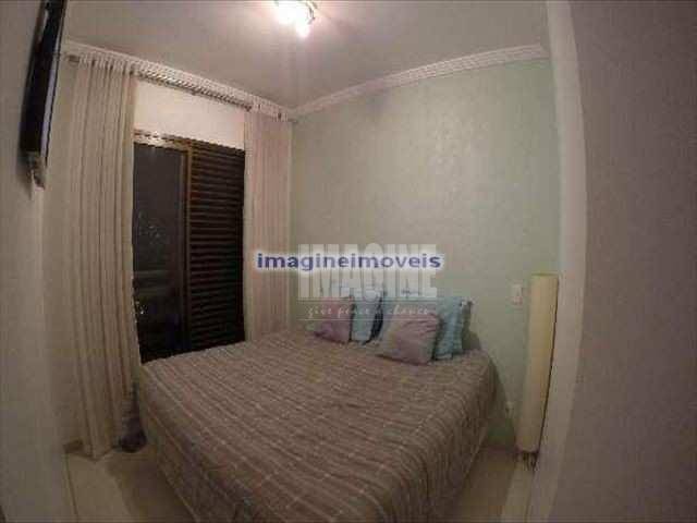 Apartamento à venda com 3 quartos, 90m² - Foto 2