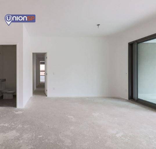 Apartamento à venda com 4 quartos, 216m² - Foto 2