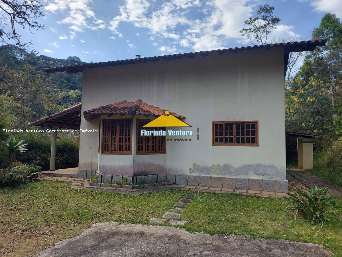 Casa de Condomínio à venda com 3 quartos, 220m² - Foto 1