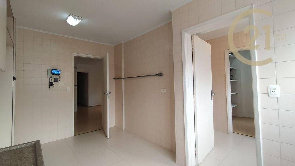 Apartamento para alugar com 3 quartos, 130m² - Foto 18