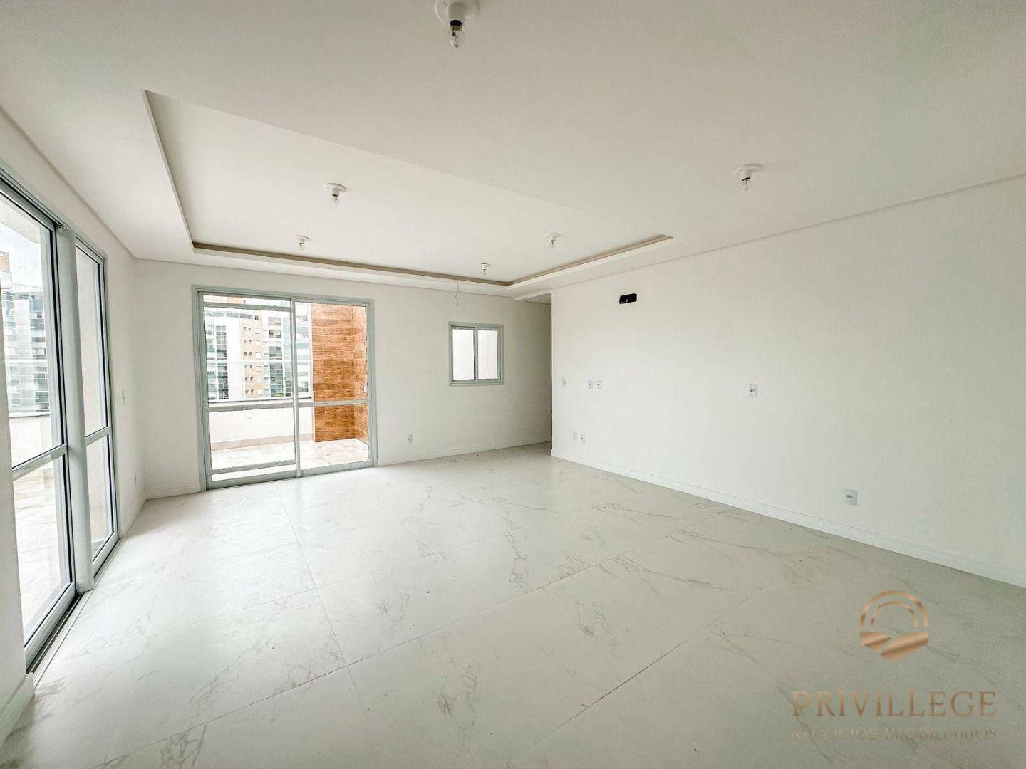 Cobertura à venda com 3 quartos, 150m² - Foto 4