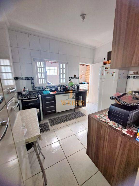 Casa à venda com 3 quartos, 109m² - Foto 4