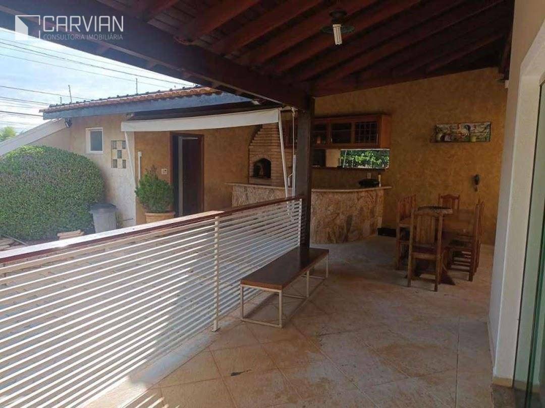 Casa à venda com 4 quartos, 414m² - Foto 2