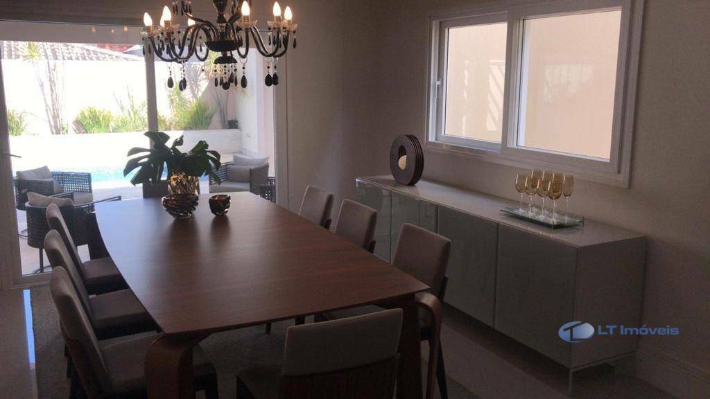 Casa de Condomínio para alugar com 4 quartos, 360m² - Foto 8
