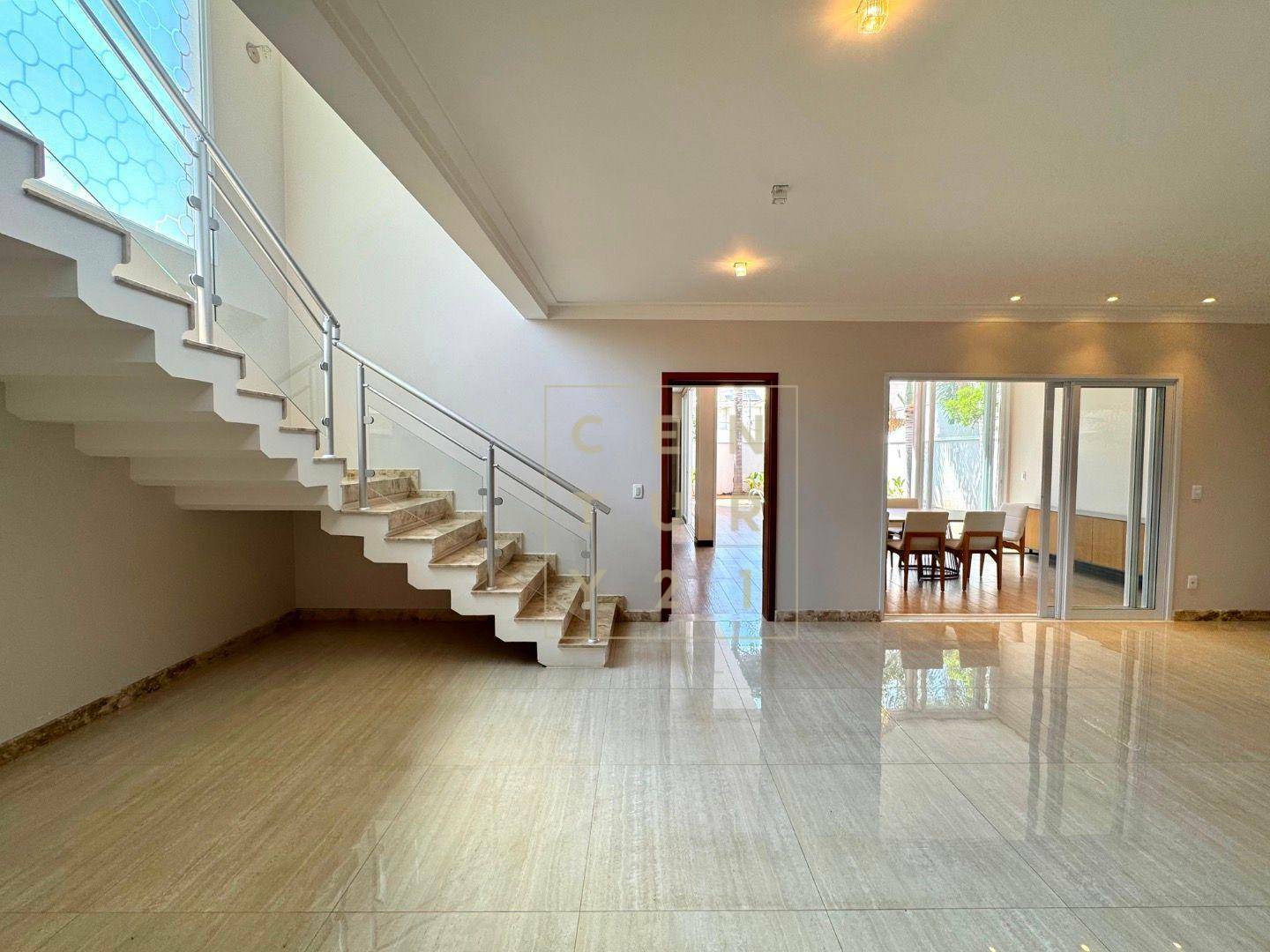Casa de Condomínio à venda com 4 quartos, 305m² - Foto 2
