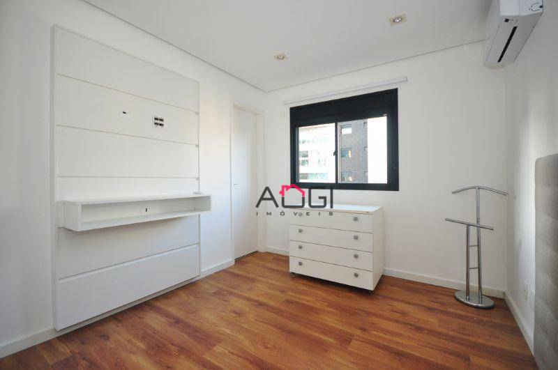 Apartamento à venda com 4 quartos, 210m² - Foto 8