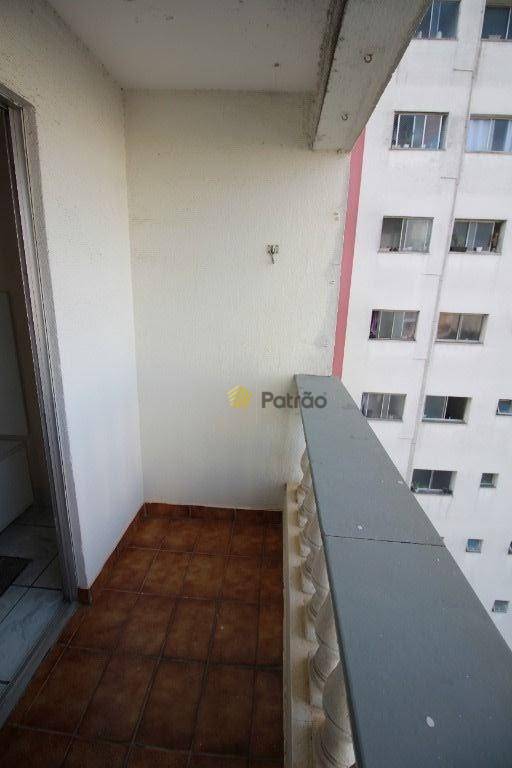 Apartamento para alugar com 2 quartos, 83m² - Foto 4