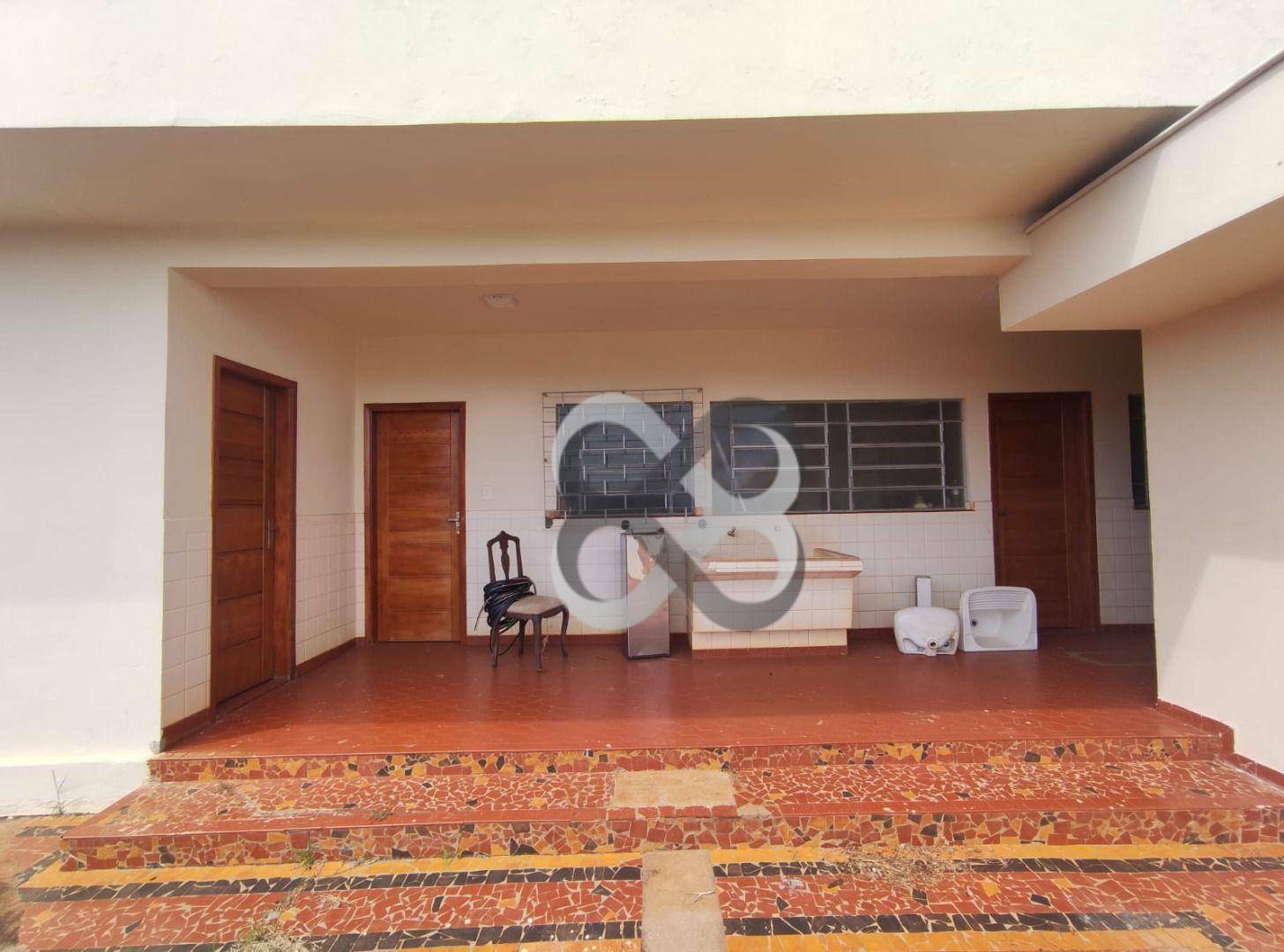 Casa para alugar com 8 quartos, 300m² - Foto 6