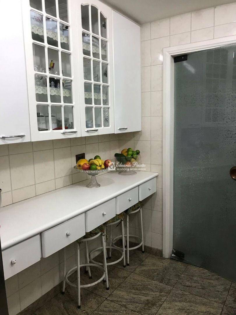 Apartamento à venda com 4 quartos, 230m² - Foto 8