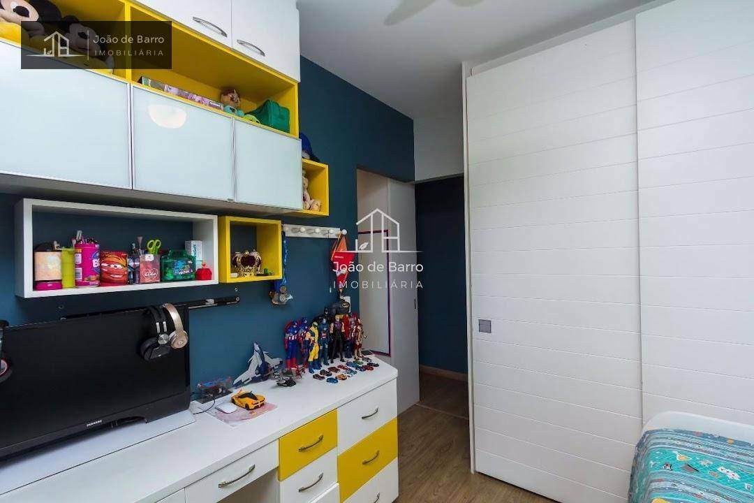 Apartamento à venda com 3 quartos, 184m² - Foto 15