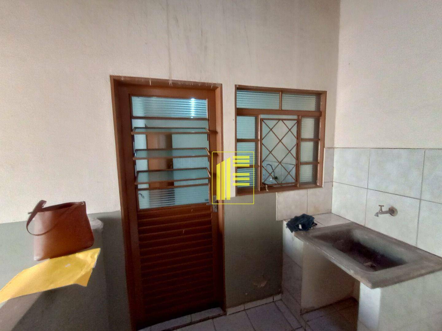 Casa para alugar com 1 quarto, 50m² - Foto 7