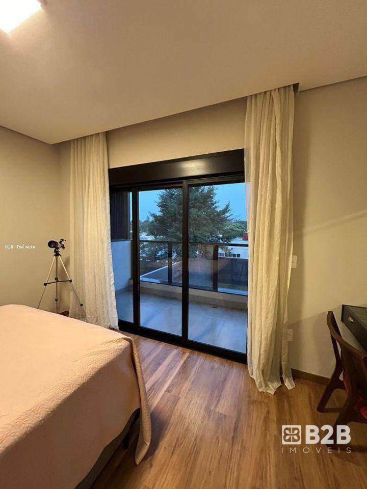 Casa à venda com 3 quartos, 300m² - Foto 12