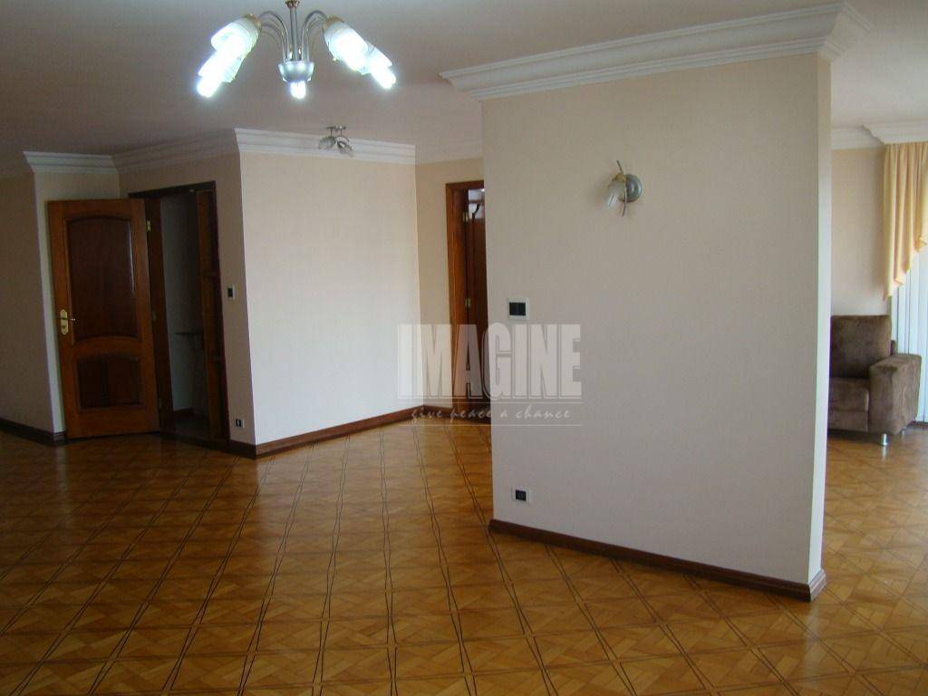 Apartamento à venda com 3 quartos, 235m² - Foto 4