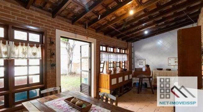 Sobrado à venda com 3 quartos, 240m² - Foto 1