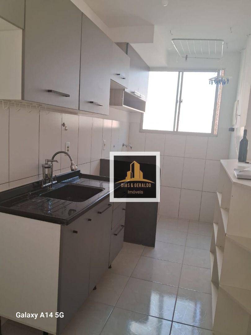 Apartamento para alugar com 2 quartos, 45m² - Foto 6