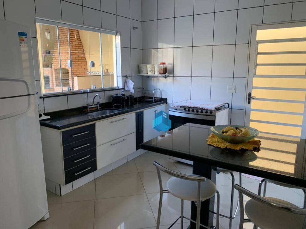 Casa à venda com 4 quartos, 250m² - Foto 10