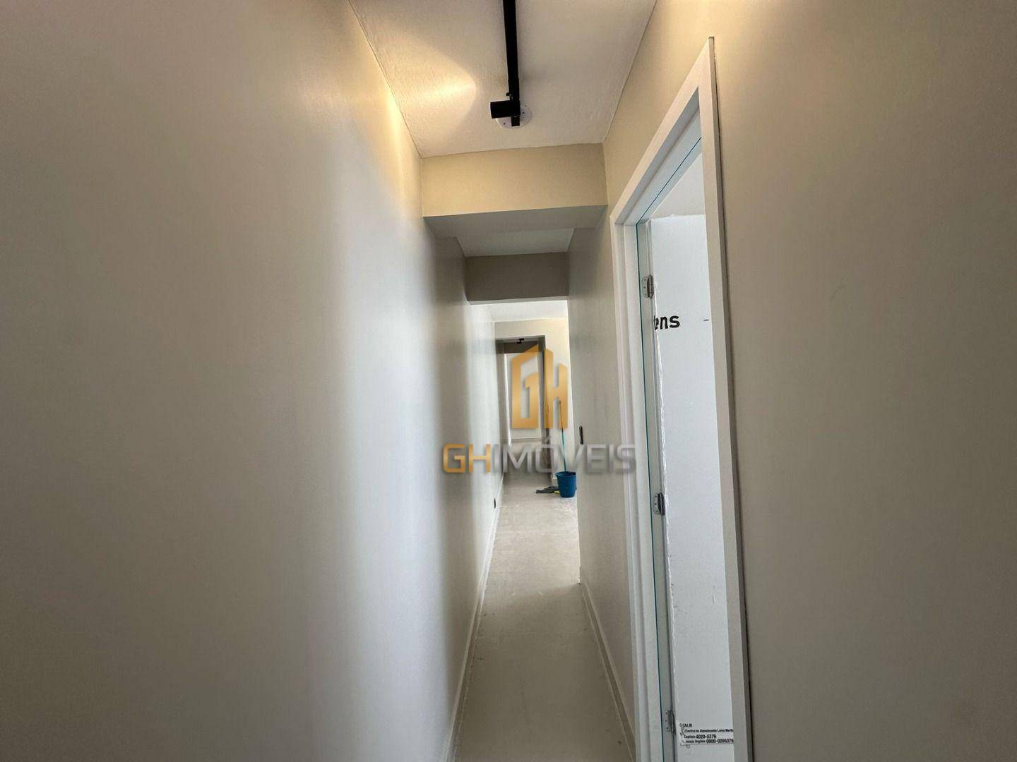 Apartamento à venda com 2 quartos, 72m² - Foto 2