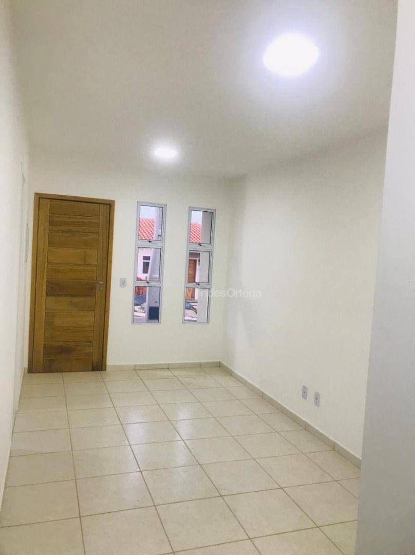 Casa de Condomínio para alugar com 2 quartos, 48m² - Foto 2