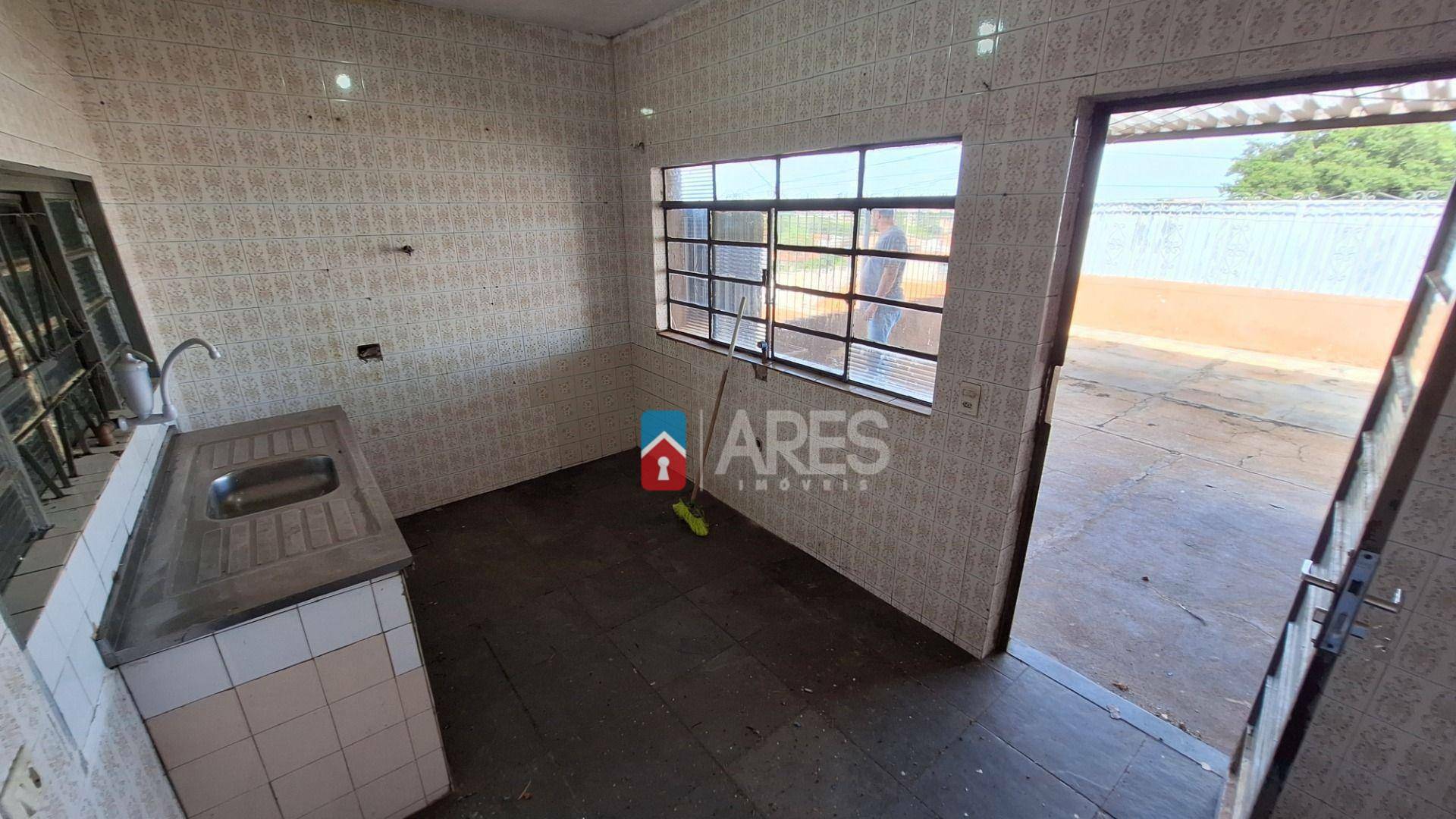 Casa à venda com 5 quartos, 169m² - Foto 13