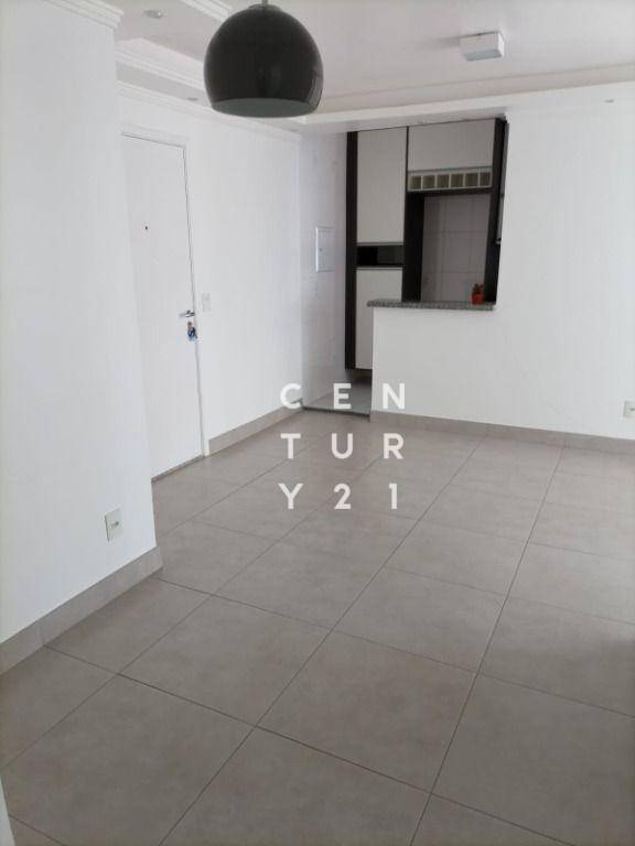 Apartamento para alugar com 3 quartos, 77m² - Foto 2