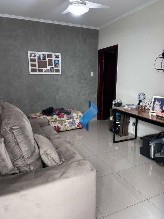 Casa à venda com 3 quartos, 188m² - Foto 1