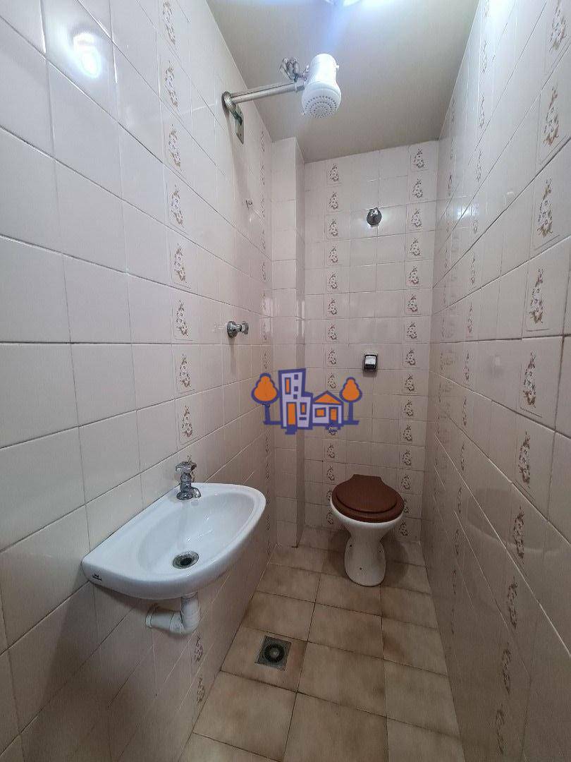 Apartamento para alugar com 3 quartos, 197m² - Foto 10