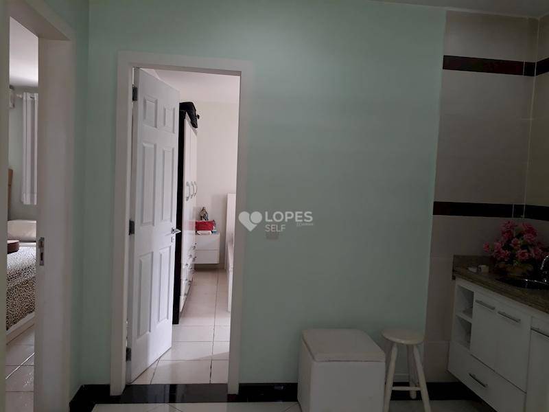 Casa à venda com 5 quartos, 200m² - Foto 15