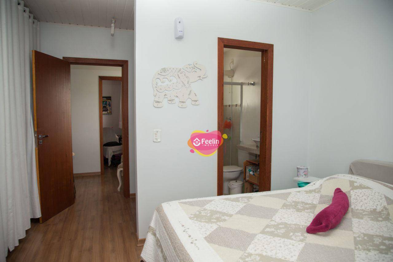 Casa à venda com 4 quartos, 200m² - Foto 11