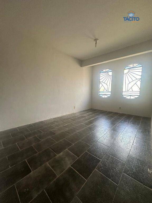 Casa à venda com 3 quartos, 156m² - Foto 4