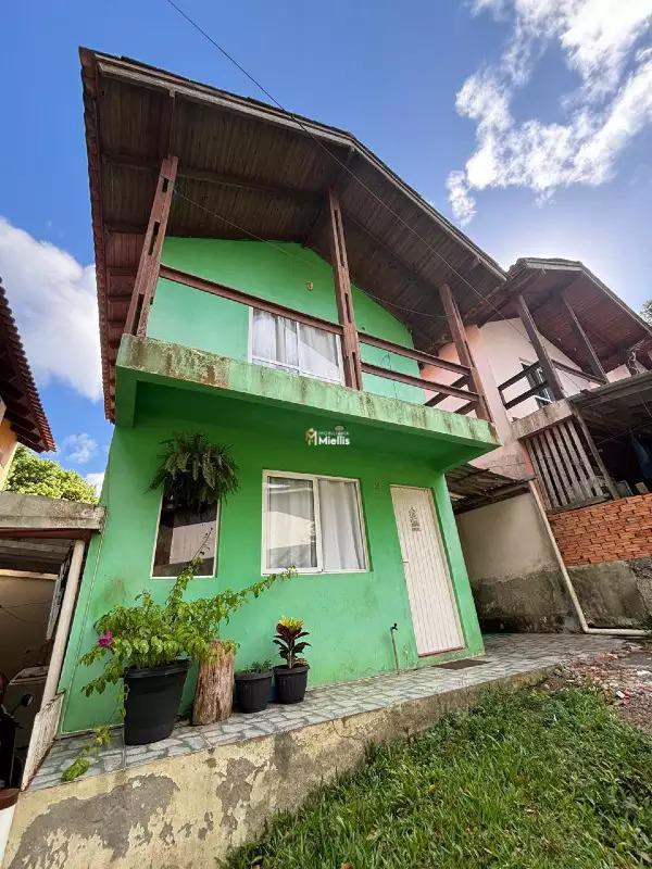 Casa à venda com 2 quartos, 57m² - Foto 1