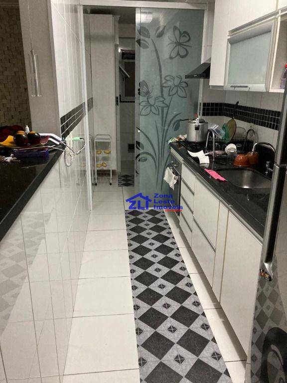 Apartamento à venda com 3 quartos, 113m² - Foto 2