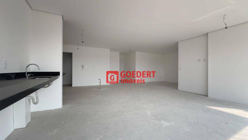 Apartamento à venda com 3 quartos, 150m² - Foto 4