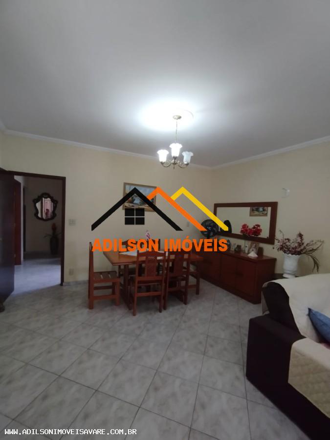 Casa à venda com 3 quartos, 272m² - Foto 3