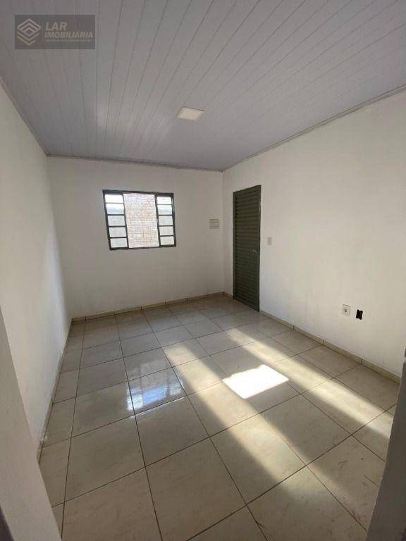 Casa para alugar com 2 quartos, 70m² - Foto 12