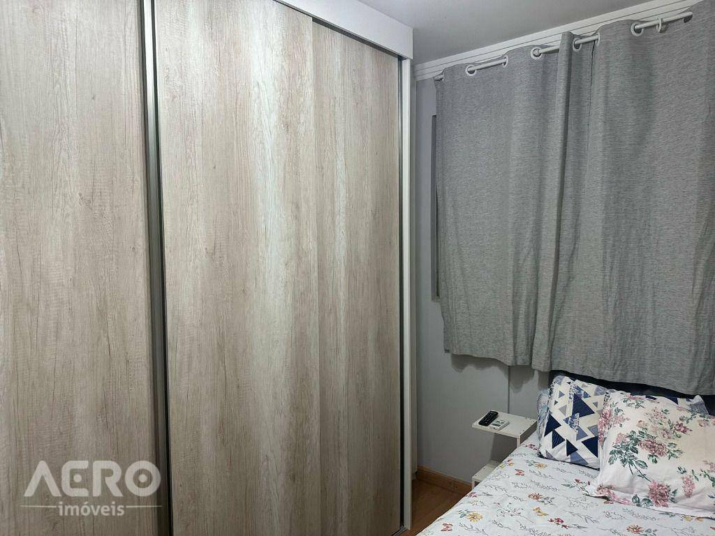 Apartamento à venda com 3 quartos, 111m² - Foto 4