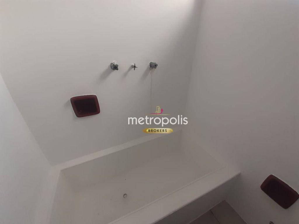 Casa à venda com 3 quartos, 228m² - Foto 18