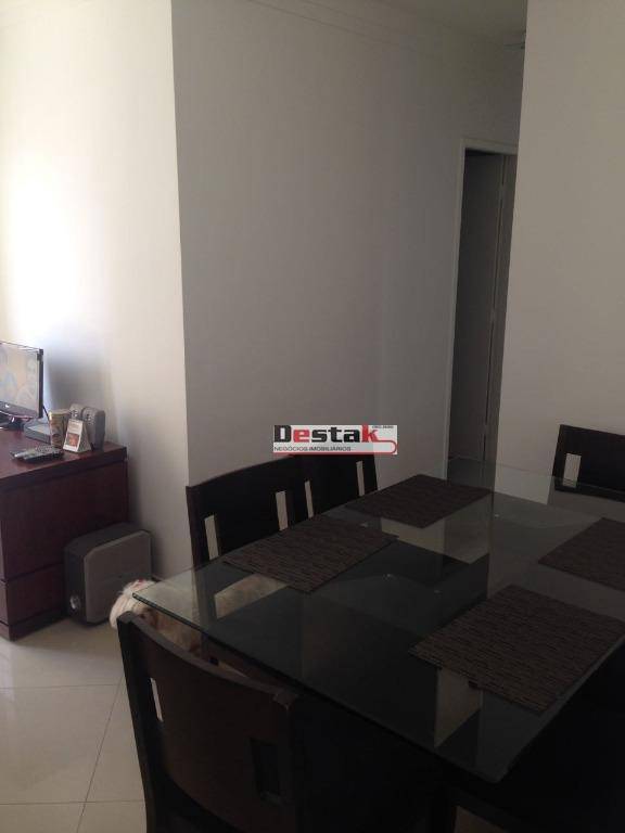 Apartamento à venda com 2 quartos, 64m² - Foto 2