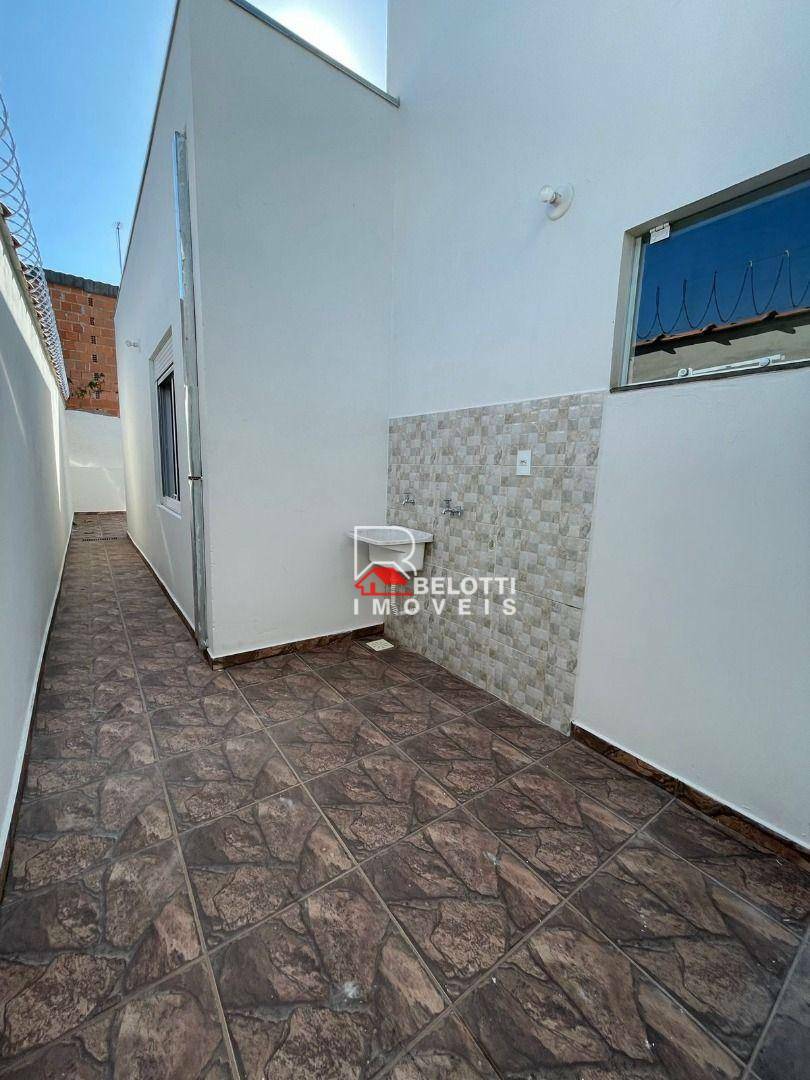 Casa à venda com 2 quartos, 64m² - Foto 9