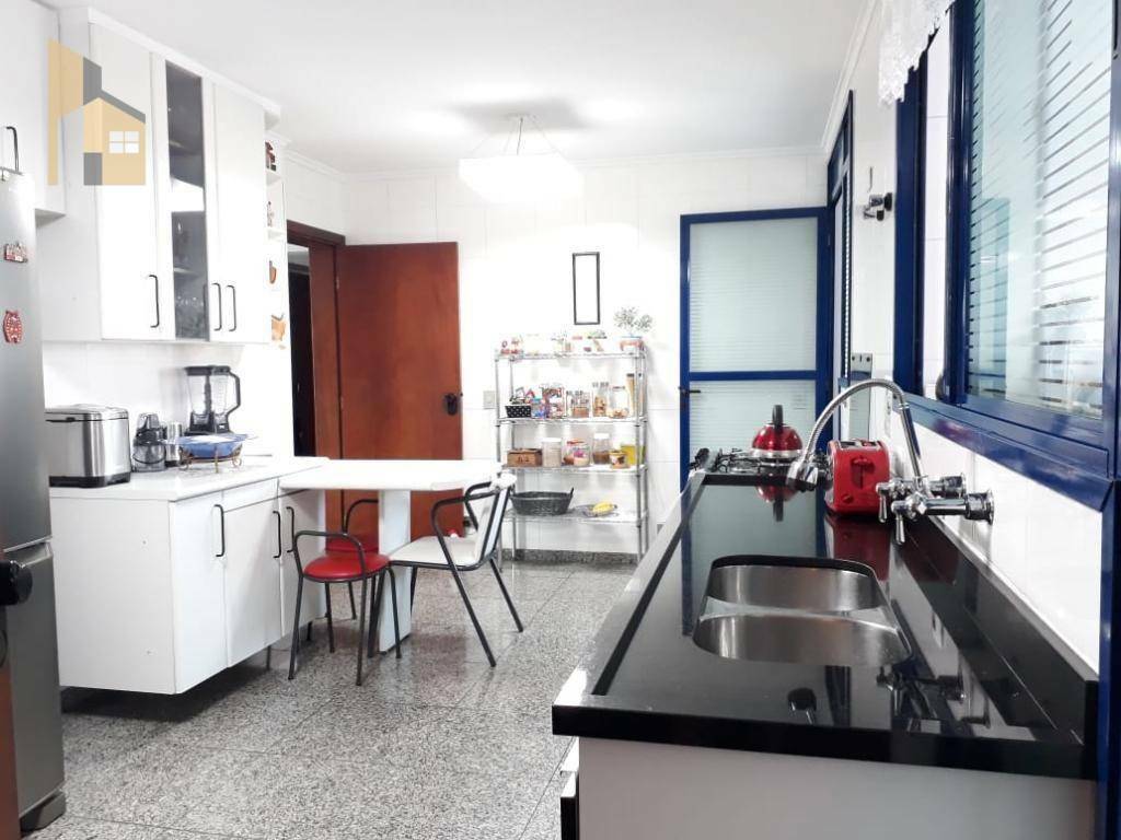 Apartamento à venda com 3 quartos, 203m² - Foto 3