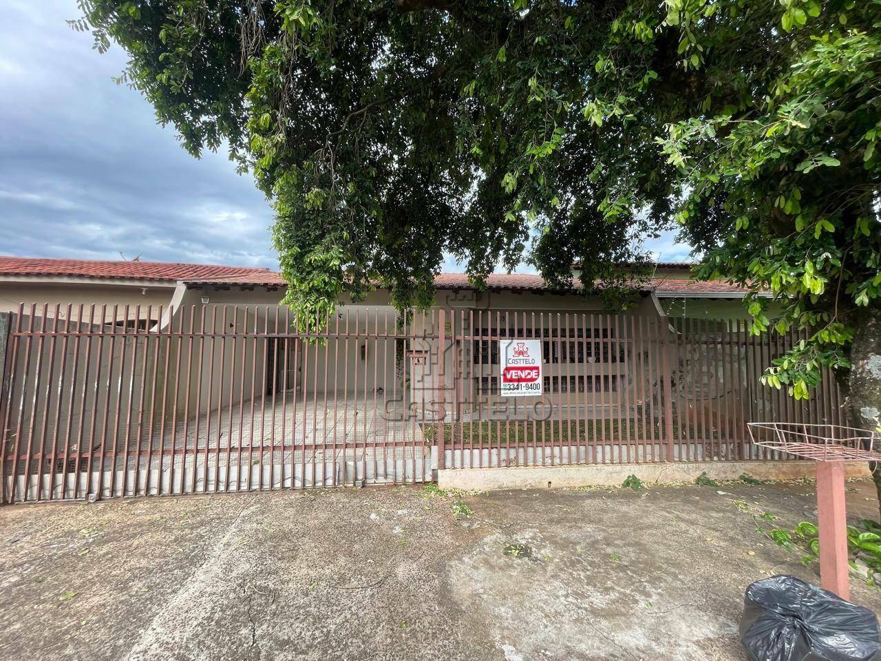 Casa à venda com 3 quartos, 147m² - Foto 1