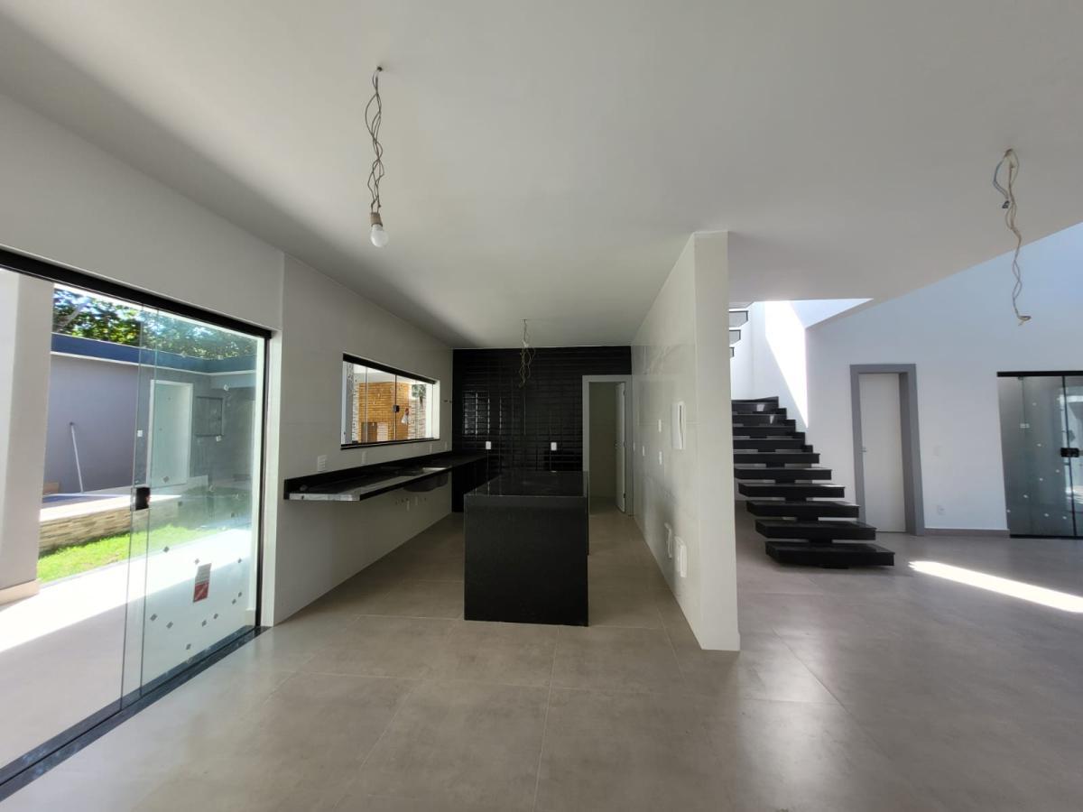 Casa de Condomínio à venda com 4 quartos, 220m² - Foto 5