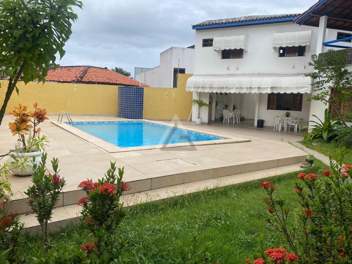 Casa à venda com 6 quartos, 350m² - Foto 2