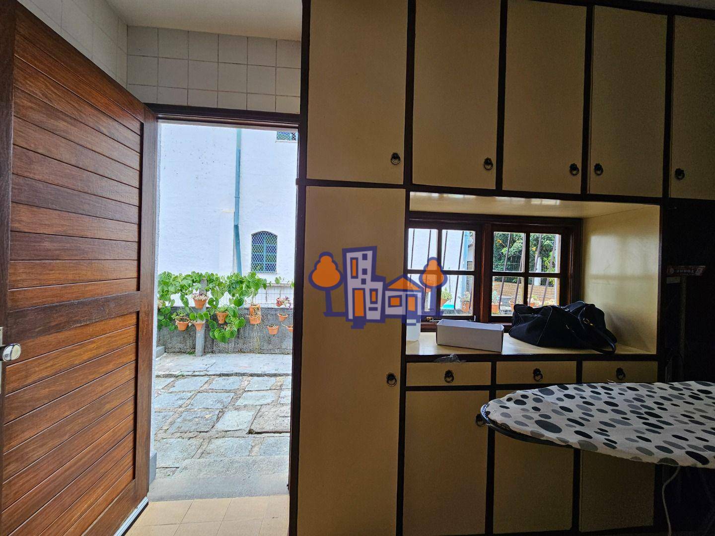 Casa à venda com 4 quartos, 300m² - Foto 29
