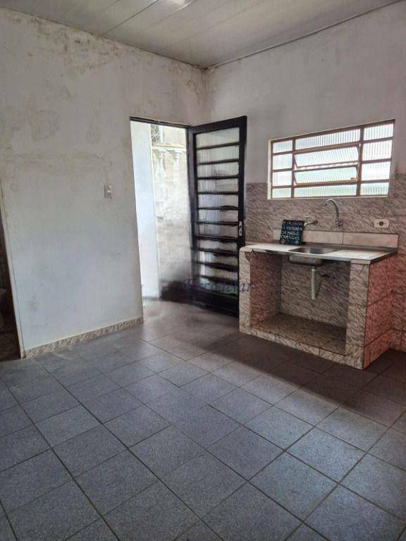 Casa à venda com 6 quartos, 191m² - Foto 1