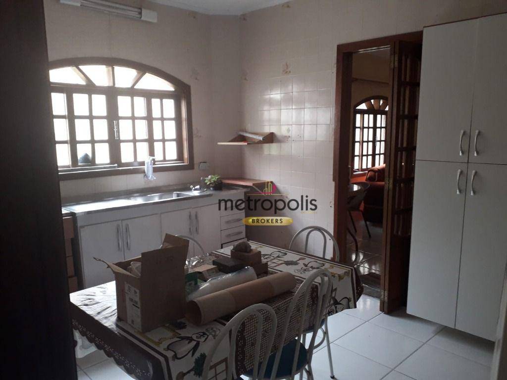 Casa à venda com 5 quartos, 300m² - Foto 1